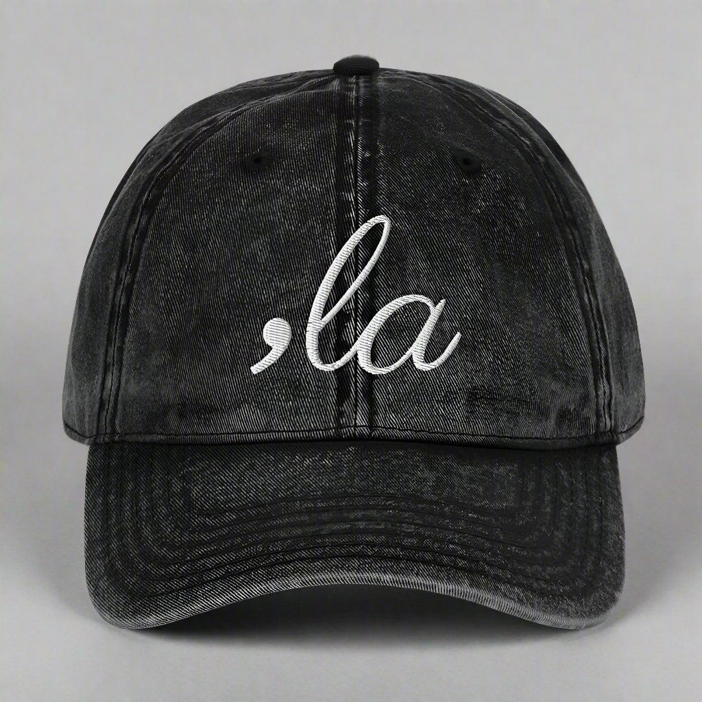 Comma La Embroidered Cap